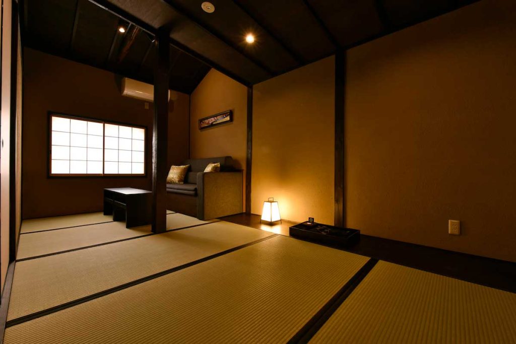 京都の町家ホテル「鈴プレミアム 光輝 西」の寝室 / Bedroom of Kyoto Machiya Hotel Rinn Premium Koki West