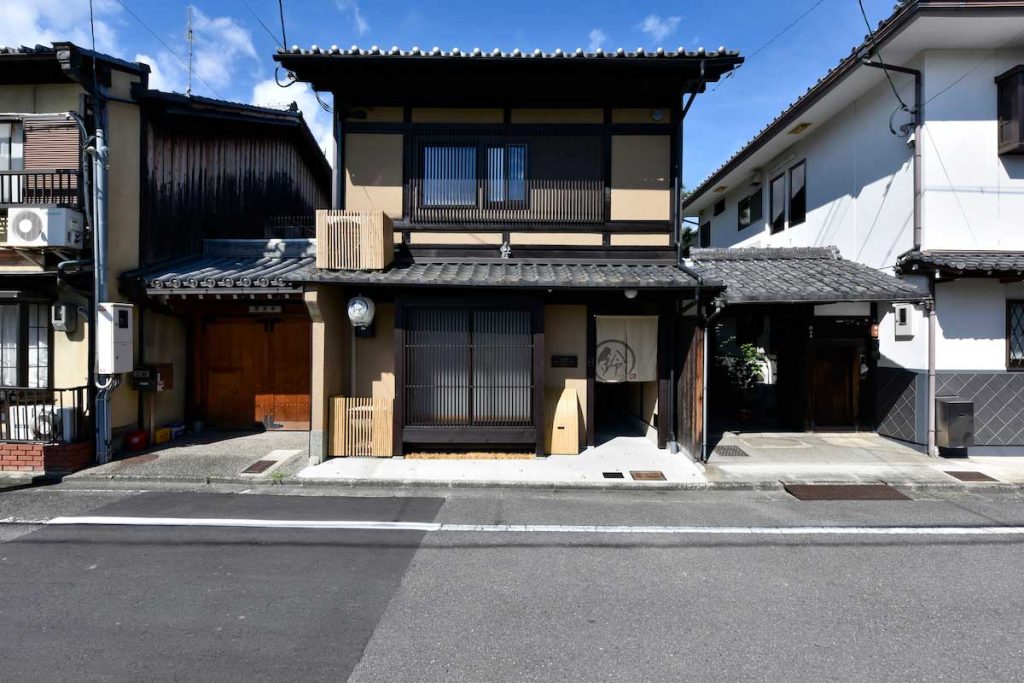 京都の町家ホテル「鈴プレミアム 八重」の外観 / Exterior of Kyoto Machiya Hotel Rinn Premium Yae