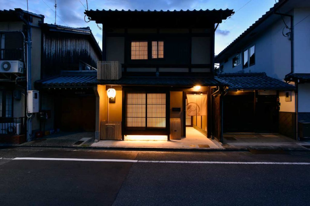 京都の町家ホテル「鈴プレミアム 八重」の外観 / Exterior of Kyoto Machiya Hotel Rinn Premium Yae
