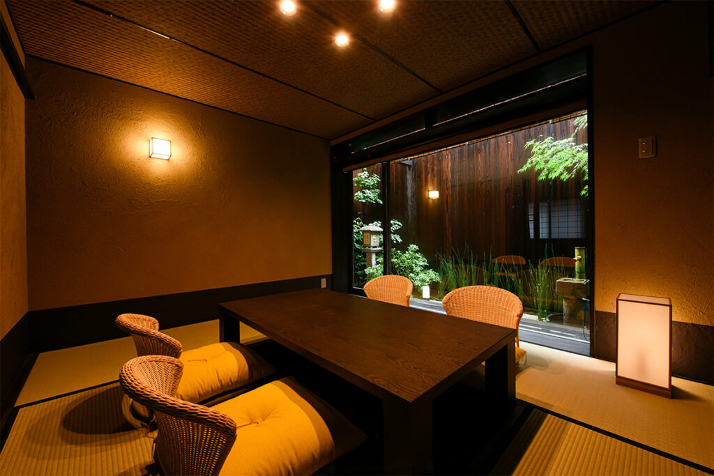 京都の町家ホテル「鈴プレミアム 飛雲 Ⅲ」の居間 / Living Room of Kyoto Machiya Hotel Rinn Premium Hiun III